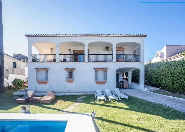 Stunning 5 Bedroom Villa, Sea Views, Private Pool, Estepona, Sleeps Up To 12