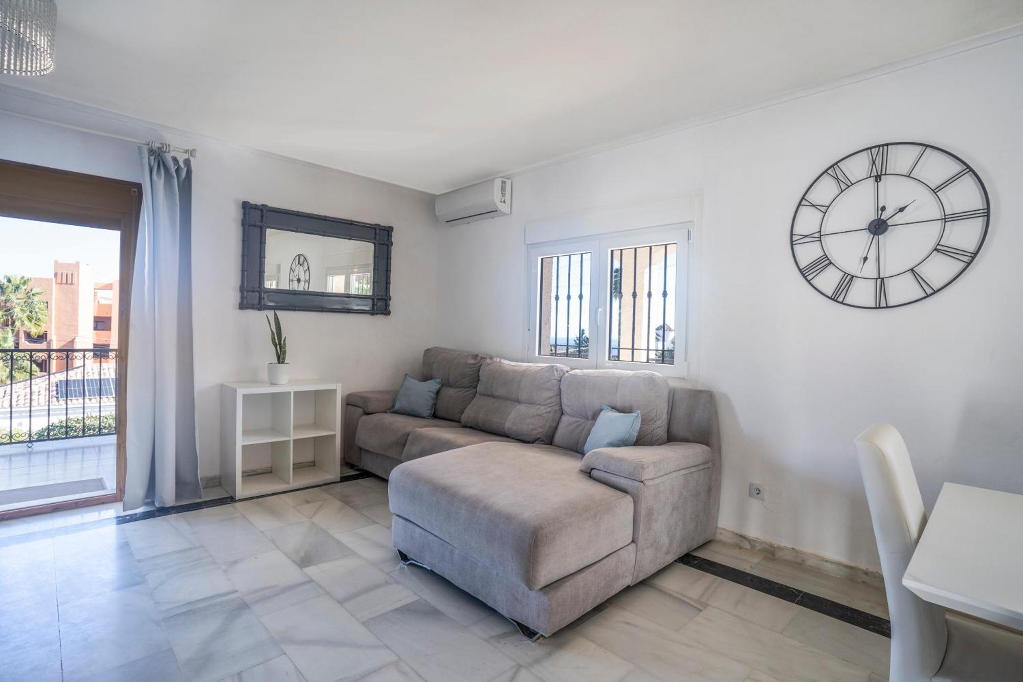 Villa Stunning 5 Bedroom Villa, Sea Views, Private Pool, Estepona, Sleeps Up To 12 Estepona